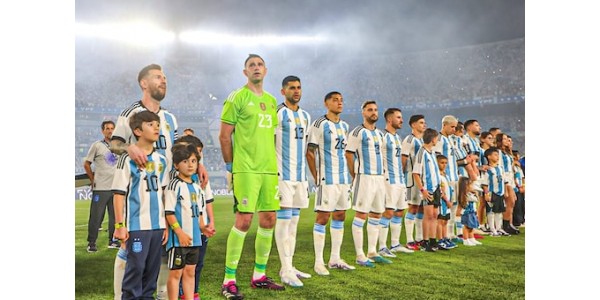 Lionel Messi po raz pierwszy założył koszulkę trzygwiazdkowej reprezentacji Argentyny
